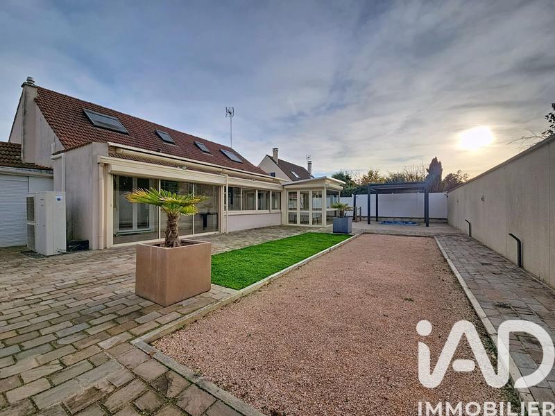 Maison - 159 m² - 7 pièces