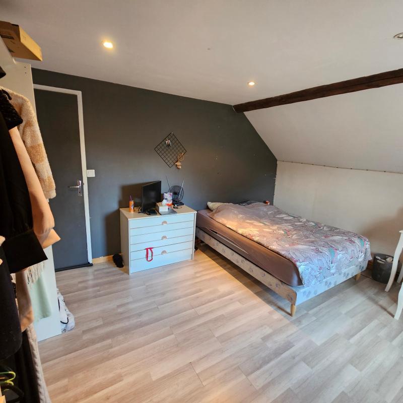 Maison - 240 m² - 8 pièces