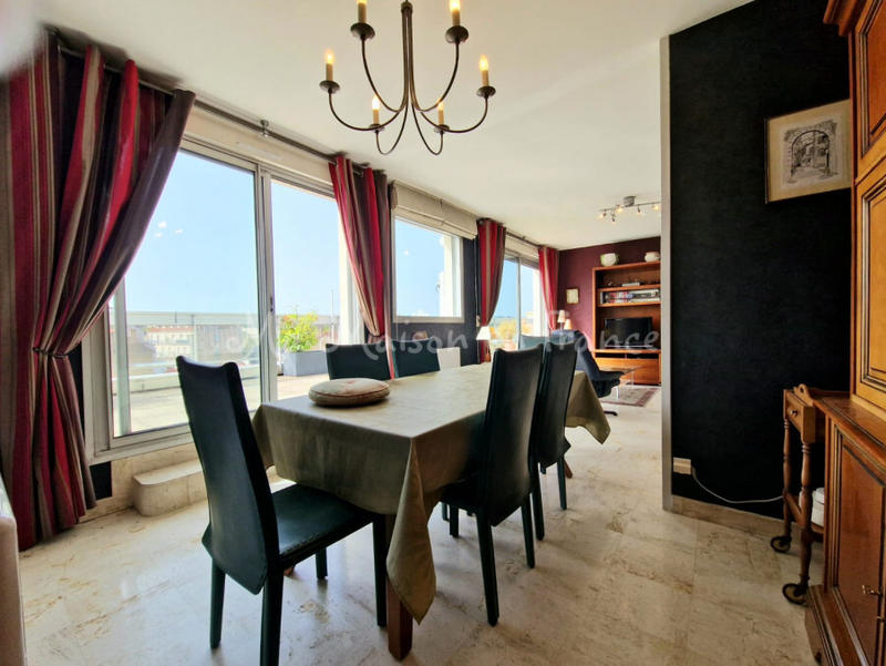 Appartement - 200 m² - 5 pièces