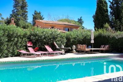 Maison - 204 m² - 9 pièces