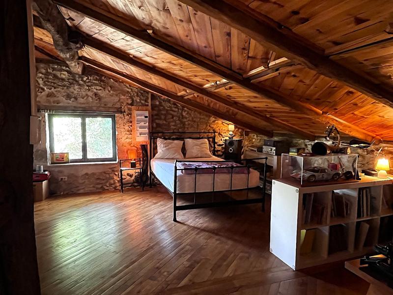 Maison - 286 m² - 13 pièces