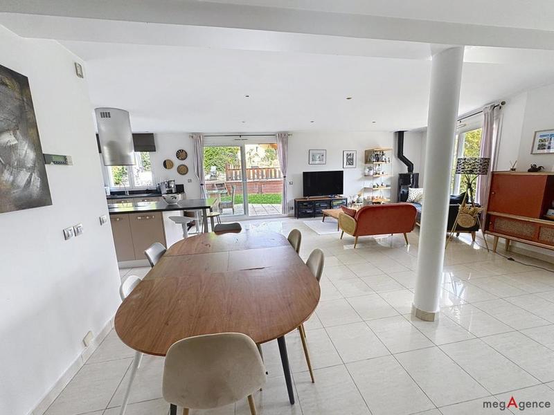 Maison traditionnelle - 140 m² - 5 pièces