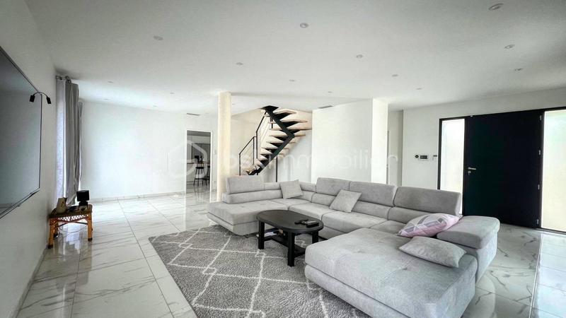 Maison - 163 m² - 5 pièces