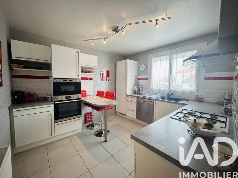 Maison - 95 m² - 5 pièces