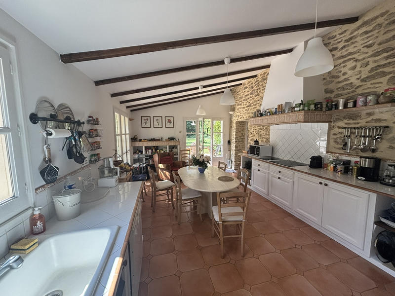 Mas - 250 m² - 8 pièces