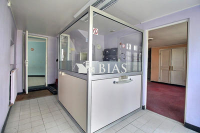 Local d'activités - 285 m² - 9 pièces