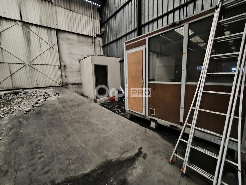 Entrepôt - 230 m²