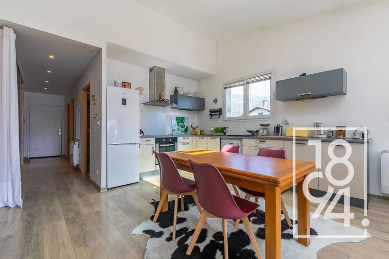 Appartement - 97 m² - 3 pièces