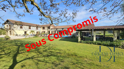 Maison - 354 m² - 12 pièces