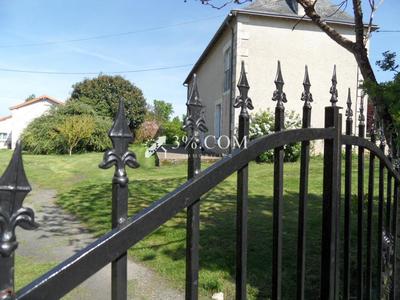 Propriété - 232 m² - 11 pièces