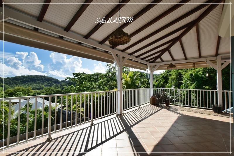 Maison - 99 m² - 4 pièces