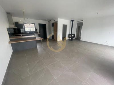 Maison - 88 m² - 4 pièces