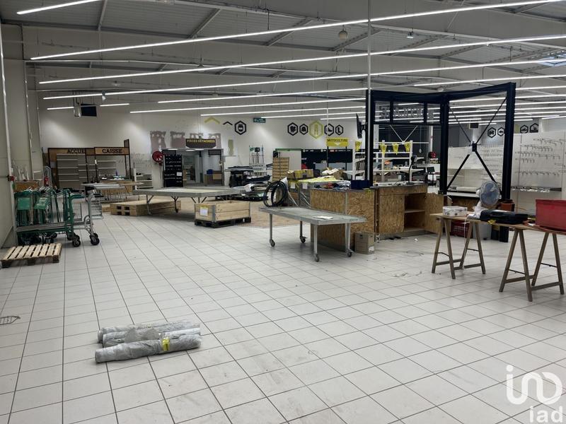 Local commercial - 3 150 m²