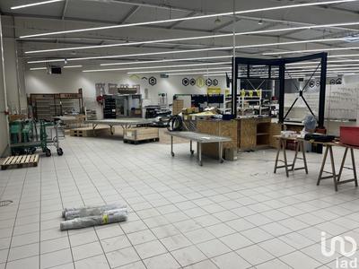 Local commercial - 3 150 m²