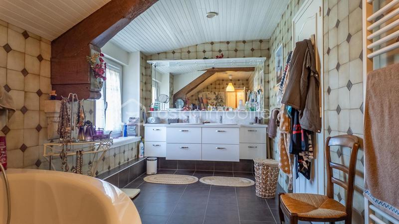 Propriété - 283 m² - 7 pièces