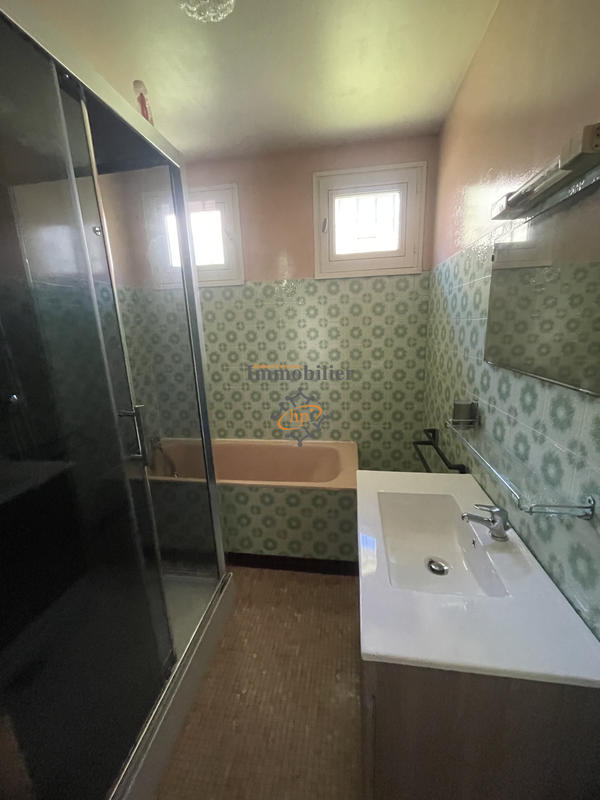 Maison - 99 m² - 5 pièces