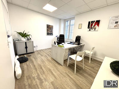 Bureau - 84 m²