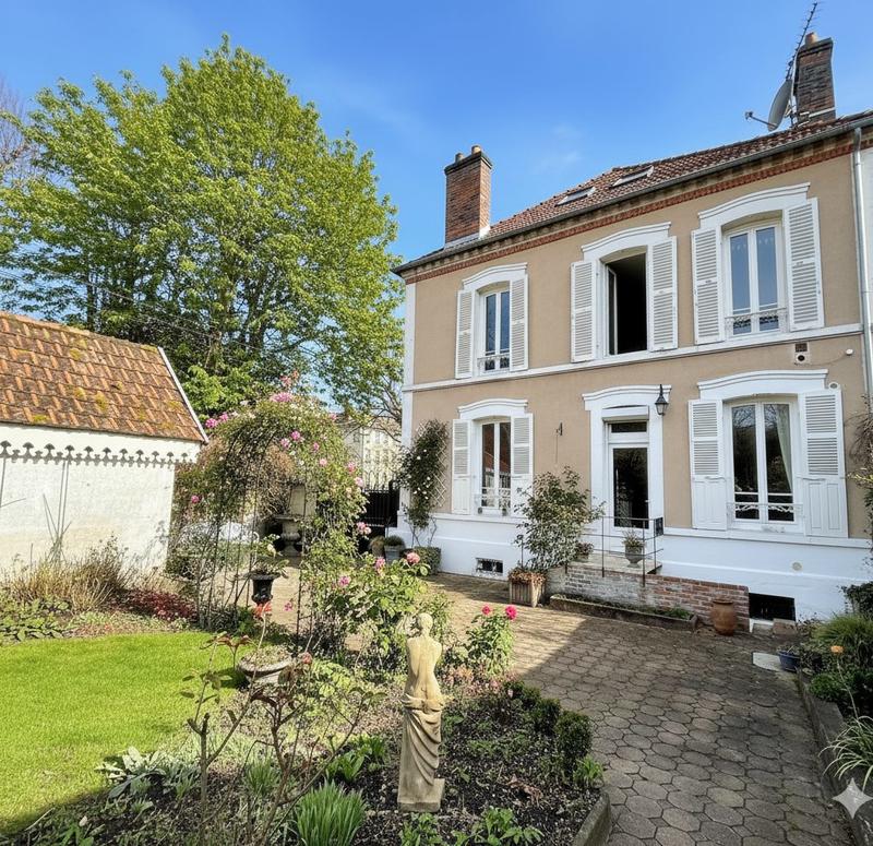 Maison - 163 m² - 5 pièces