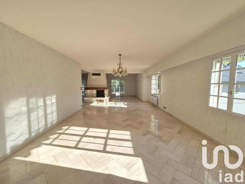 Maison - 265 m² - 6 pièces