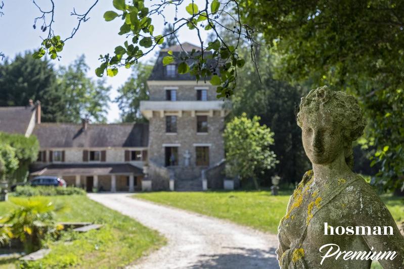 Maison - 363 m² - 14 pièces