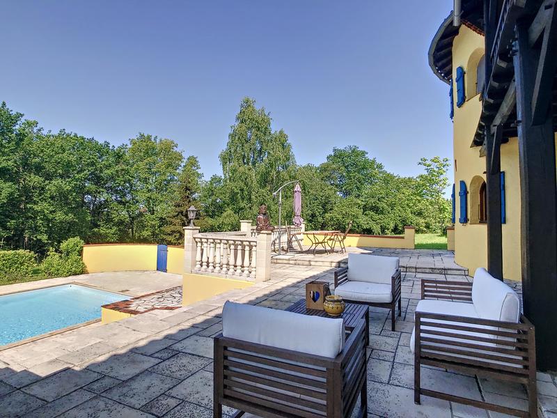 Maison de maîtres - 300 m² - 7 pièces