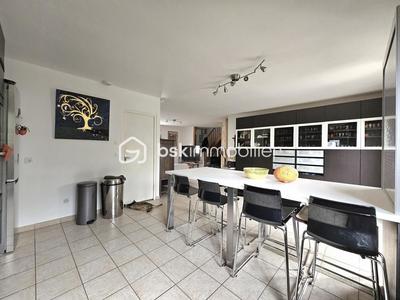 Maison - 130 m² - 9 pièces