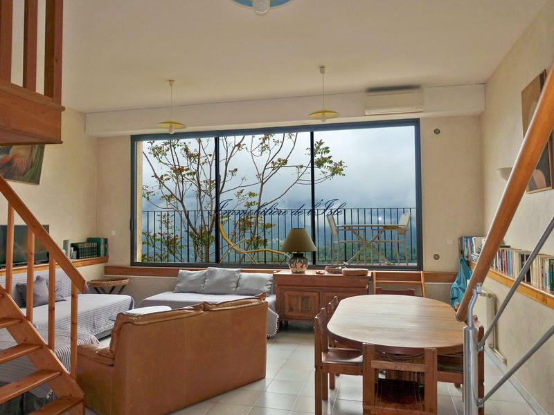 Maison - 327 m² - 11 pièces