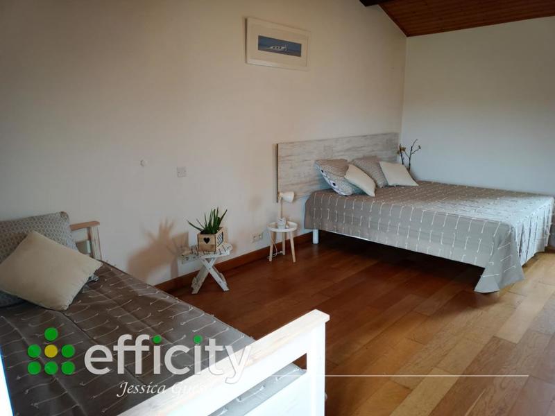 Maison - 270 m² - 11 pièces