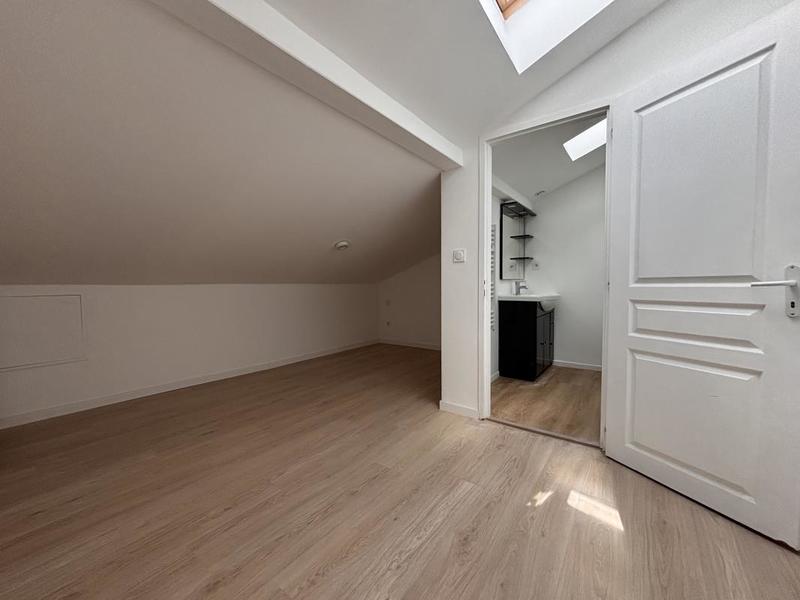 Maison - 300 m² - 15 pièces