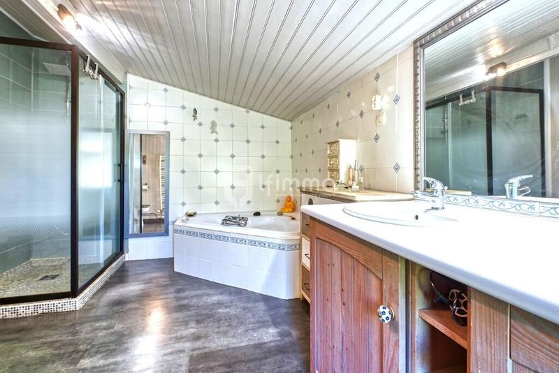 Maison en pierre - 190 m² - 7 pièces