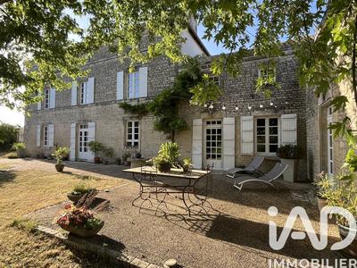 Maison - 303 m² - 10 pièces