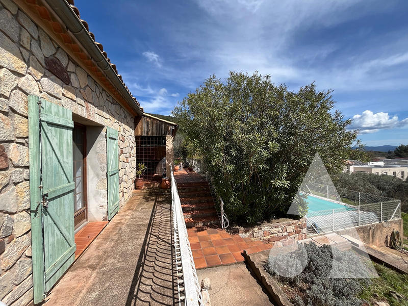 Maison - 290 m² - 10 pièces