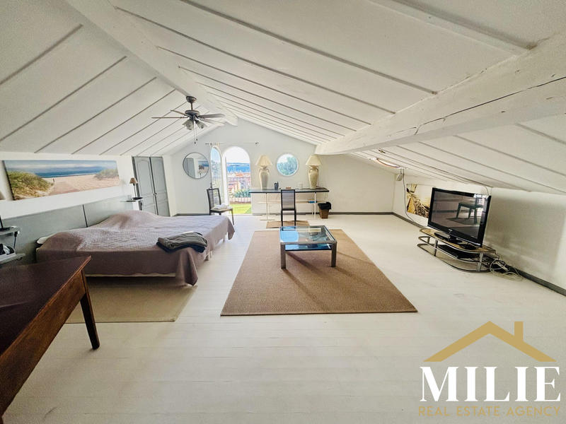 Villa - 245 m² - 7 pièces