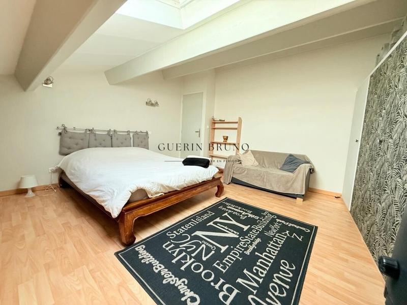 Maison - 201 m² - 7 pièces