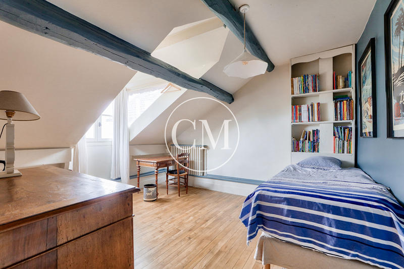 Maison - 320 m² - 9 pièces