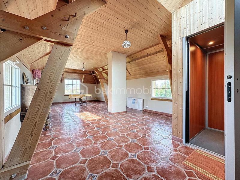 Maison - 295 m² - 12 pièces