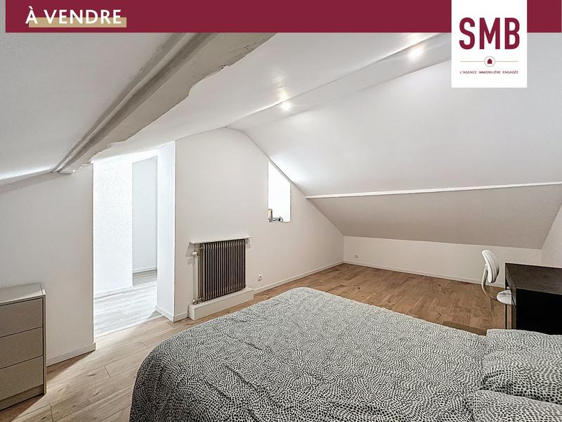 Appartement - 99 m² - 5 pièces