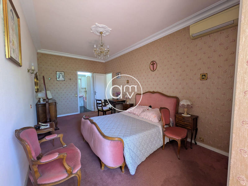 Maison - 315 m² - 7 pièces