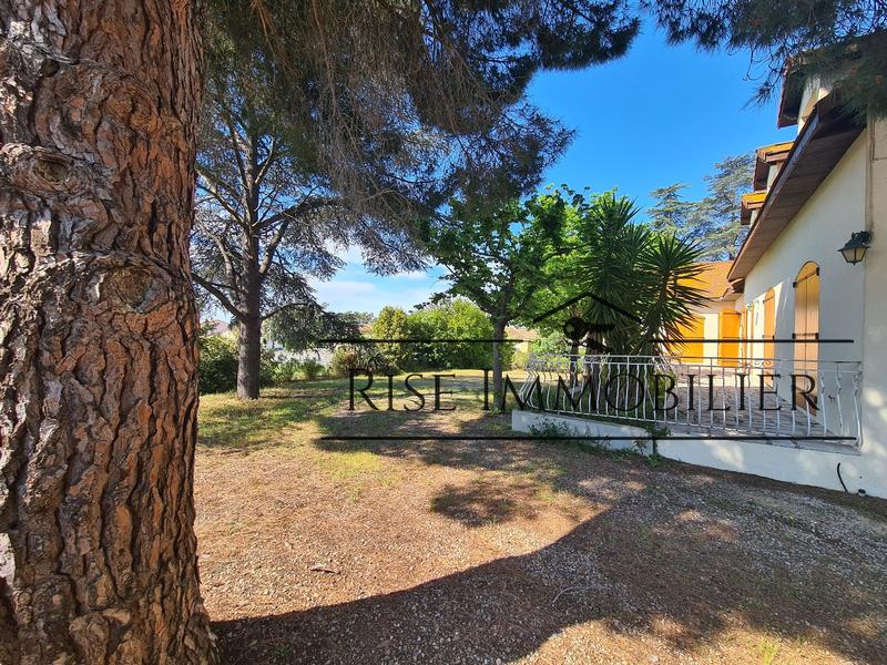 Villa - 245 m² - 9 pièces