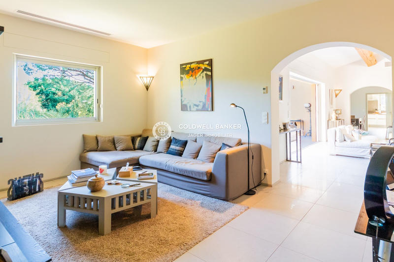 Maison - 320 m² - 6 pièces