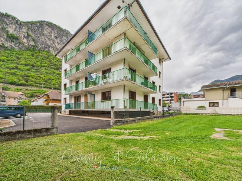 Appartement ancien - 68 m² - 4 pièces