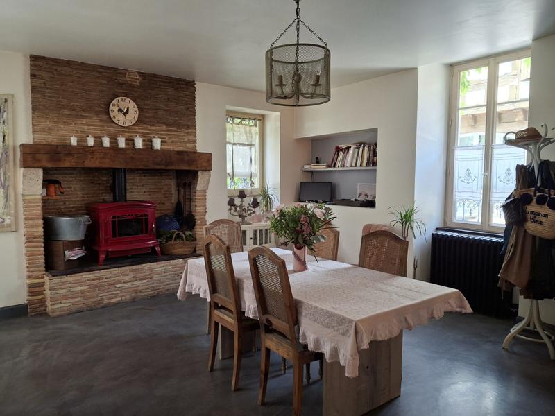 Maison traditionnelle - 350 m² - 11 pièces