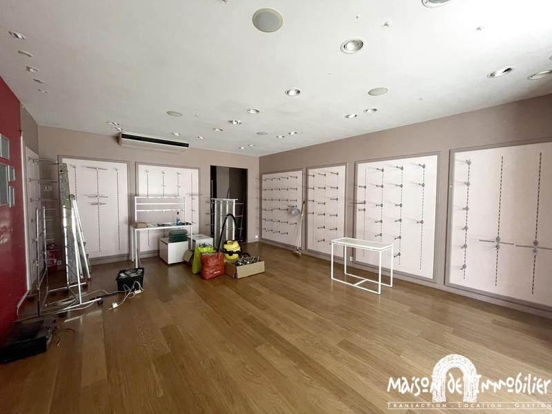 Local commercial - 57 m² - 3 pièces