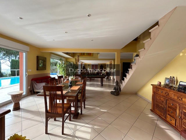 Maison - 240 m² - 6 pièces