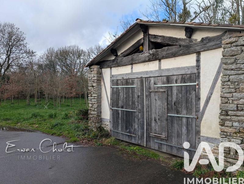 Maison - 246 m² - 7 pièces