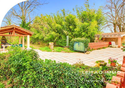 Propriété - 336 m² - 11 pièces