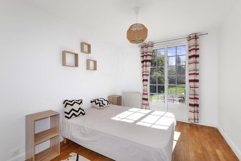 Maison - 247 m² - 8 pièces