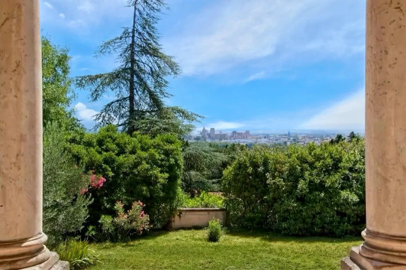 Propriété - 274 m² - 4 pièces