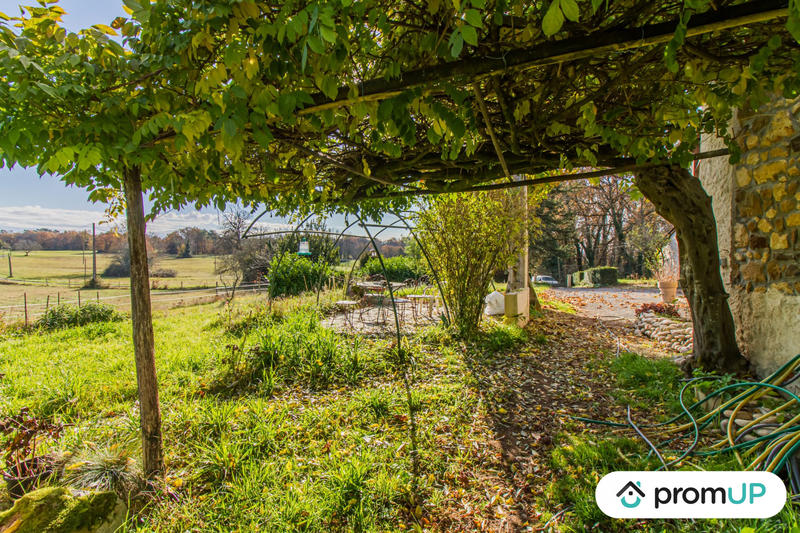 Maison - 260 m² - 6 pièces