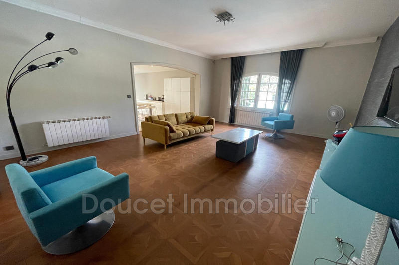 Maison - 350 m² - 9 pièces